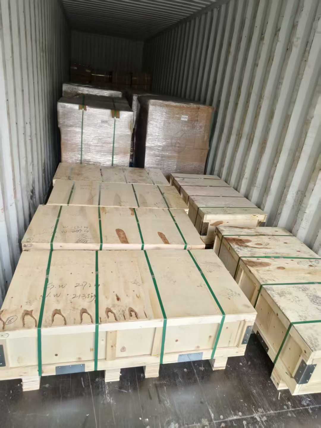 Китайский стандарт GB 3Cr2NiMo, немецкий стандарт DIN 40CrMnNiMo8 6 4, немецкий стандарт DIN 1.2738, американский стандарт AISI P20 +Ni, японский стандарт JIS PDS5S, шведский стандарт UDDEHOLM IMPAX H